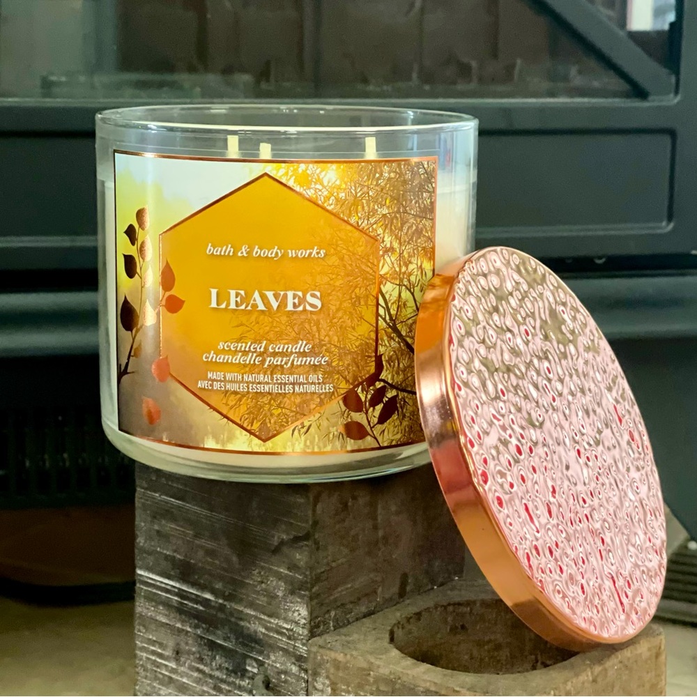 BBW 3 Wick Candle LEAVES - Picture 2 of 4